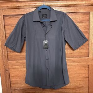 Men's Emmanuel Gray Short Sleeve Button Down Shirt Size 17”. NWT